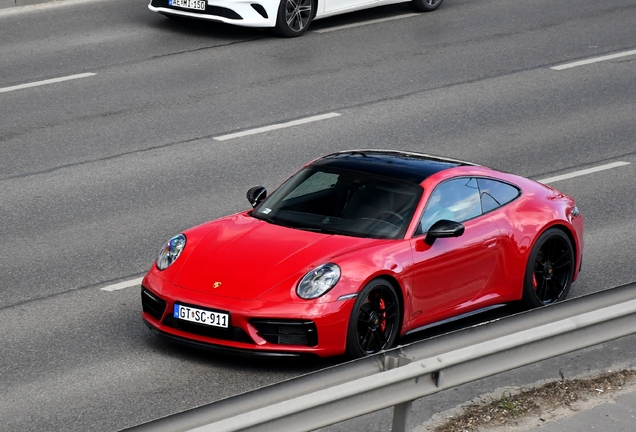 Porsche 992 Carrera 4 GTS
