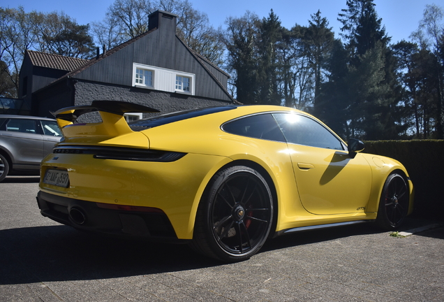 Porsche 992 Carrera GTS