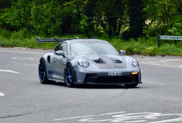 Porsche 992 GT3 RS Weissach Package