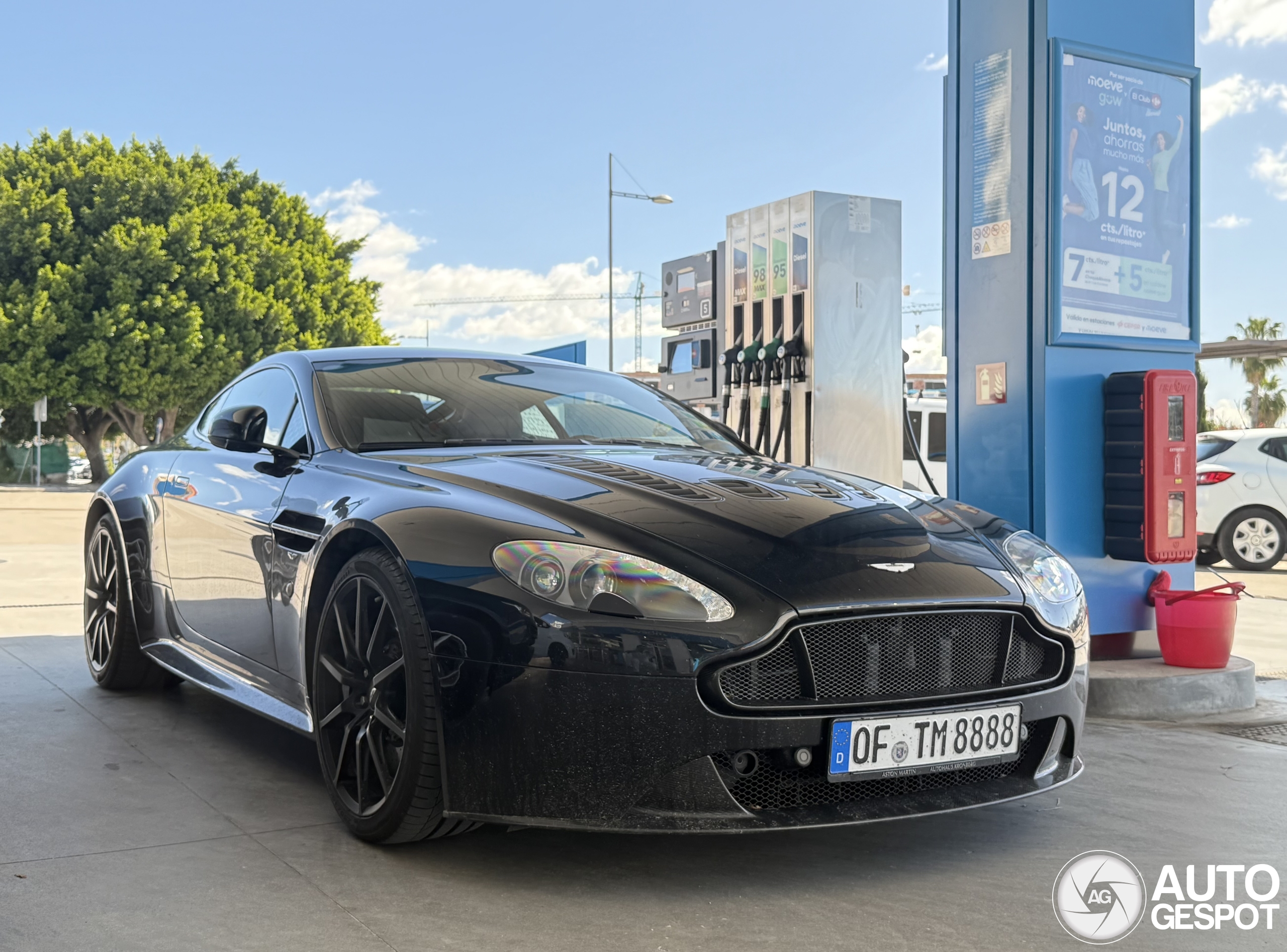 Aston Martin V12 Vantage S