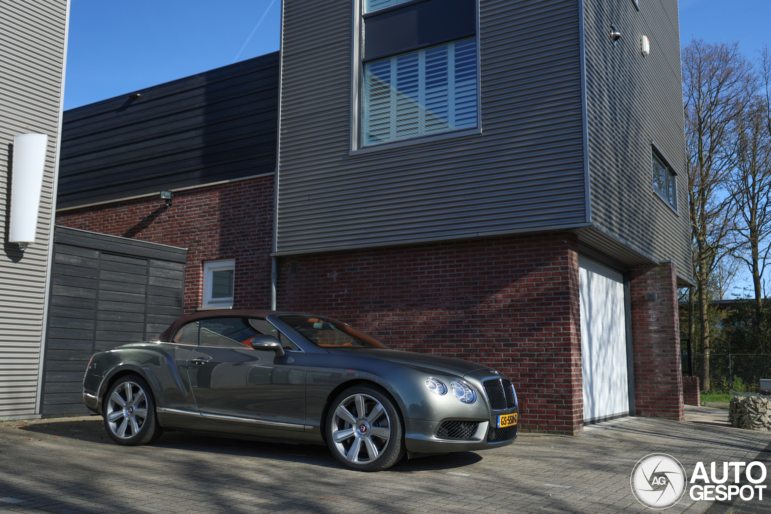 Bentley Continental GTC V8
