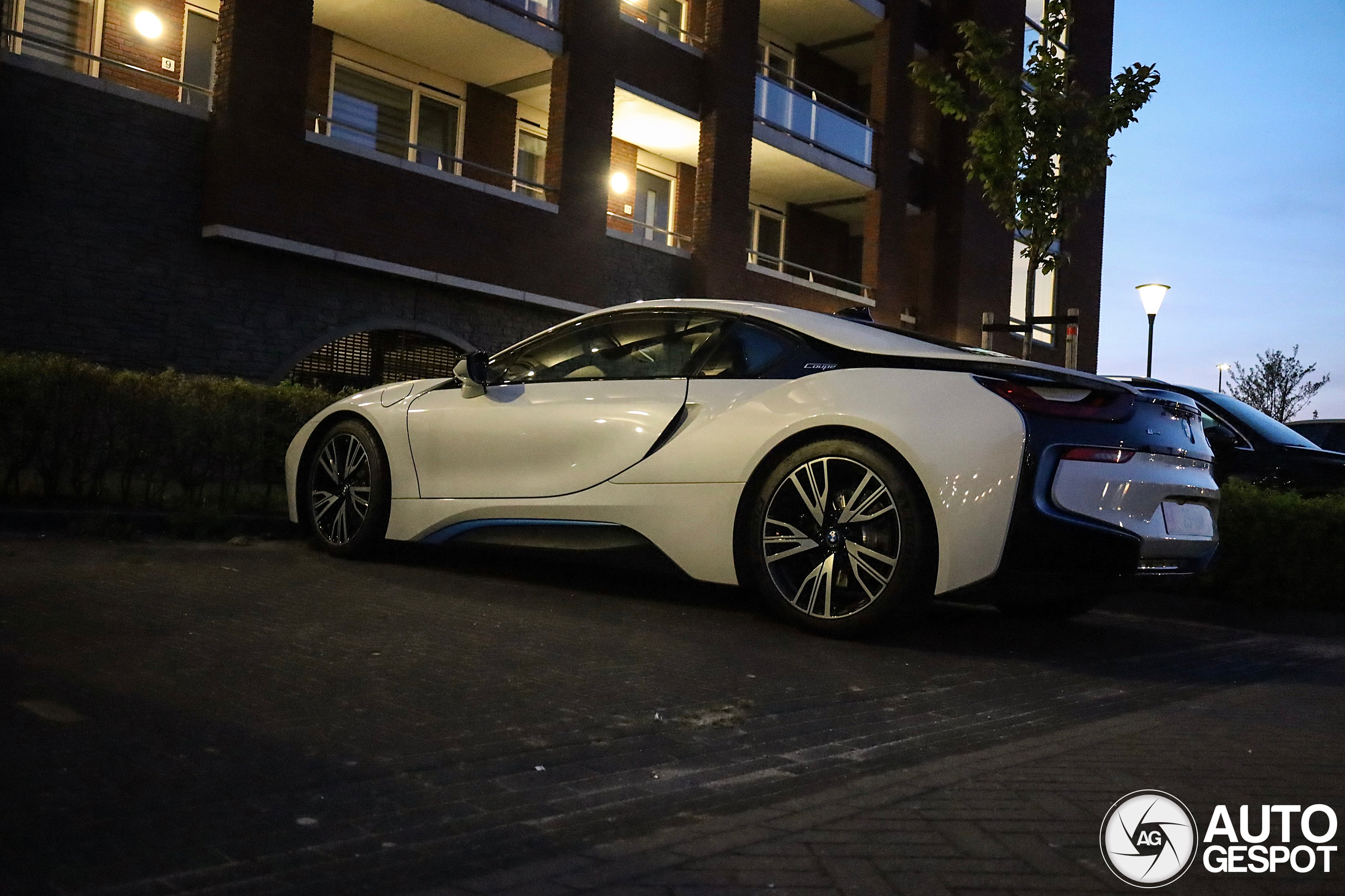 BMW i8