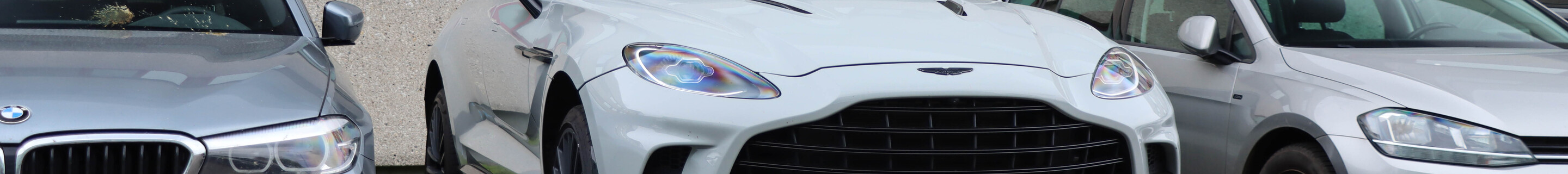 Aston Martin DBX707