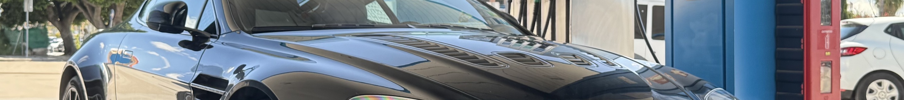 Aston Martin V12 Vantage S