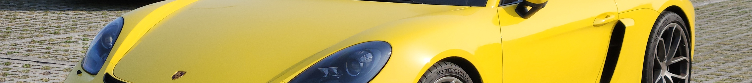 Porsche 718 Cayman GT4