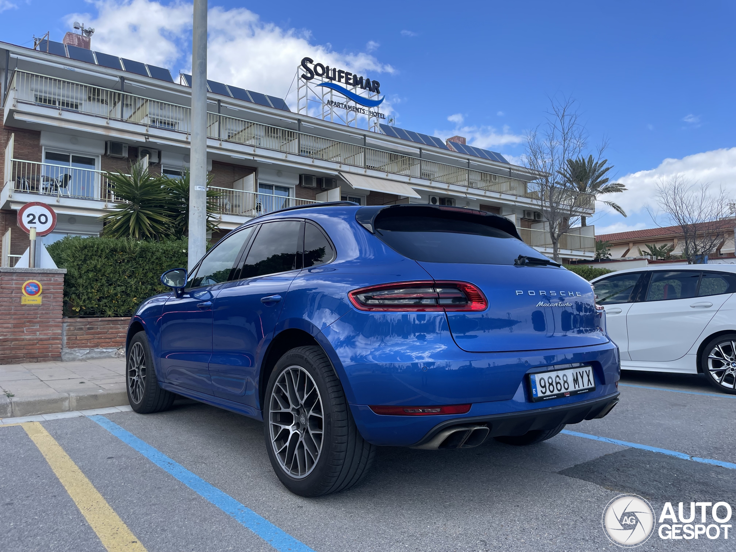 Porsche 95B Macan Turbo