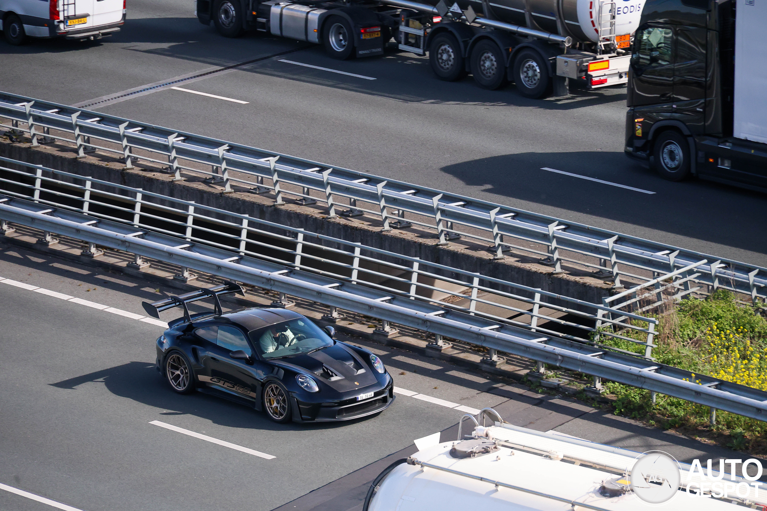 Porsche 992 GT3 RS Weissach Package