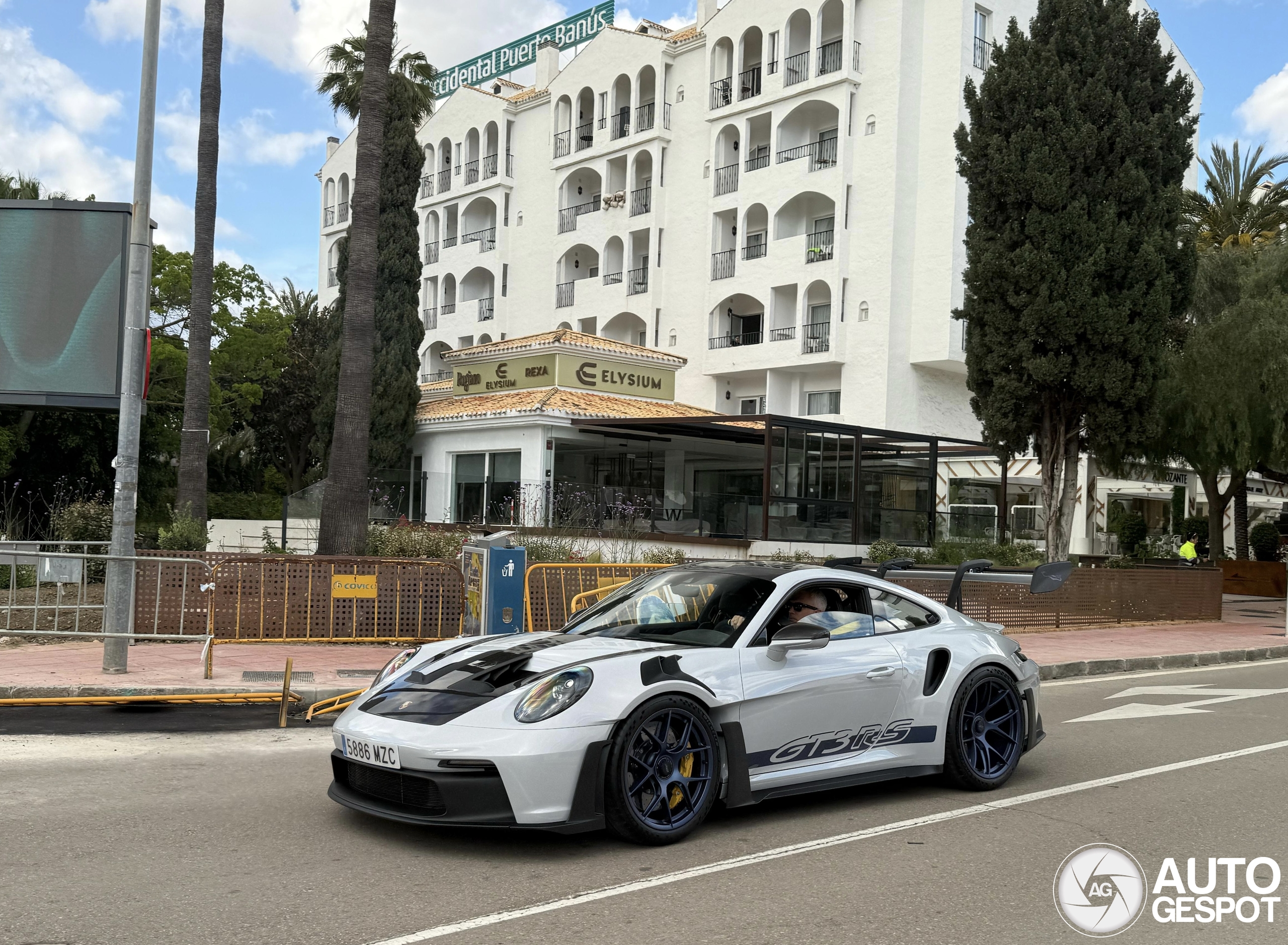 Porsche 992 GT3 RS Weissach Package