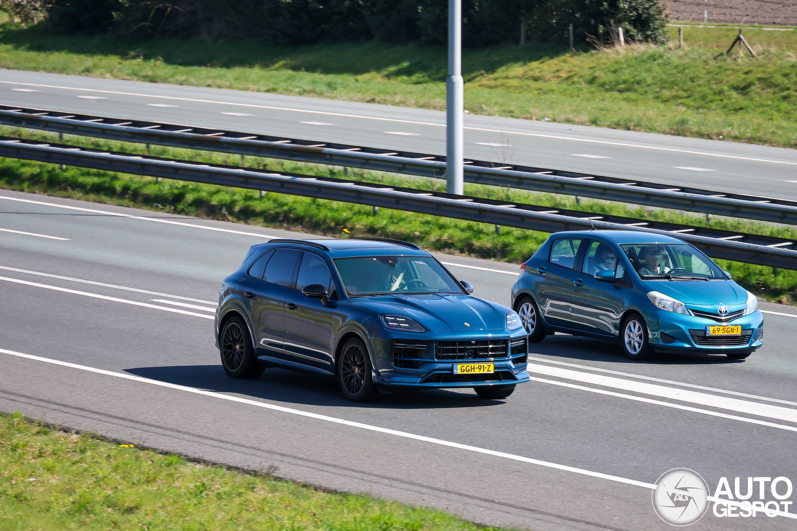 Porsche 9YA Cayenne Turbo E-Hybrid
