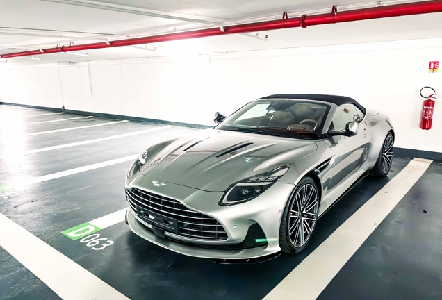 Aston Martin DB12 Volante