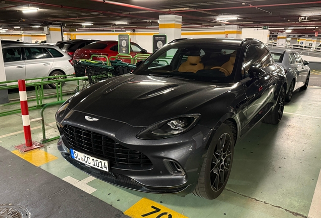 Aston Martin DBX