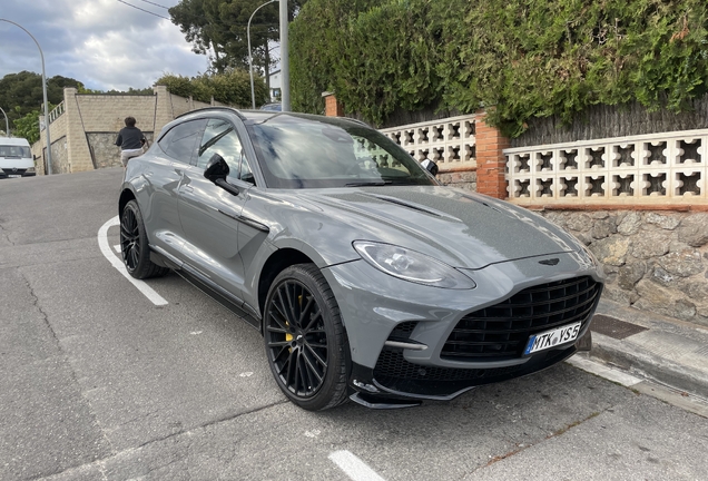 Aston Martin DBX707