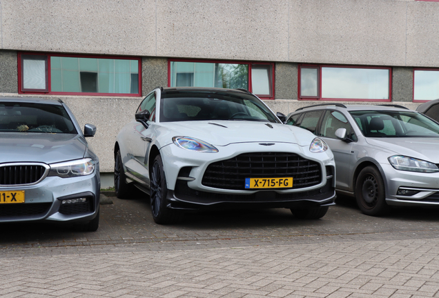 Aston Martin DBX707