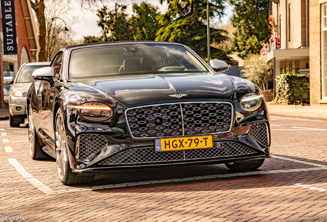 Bentley Continental GTC Mulliner 2025