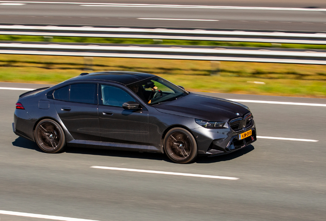 BMW M5 G90