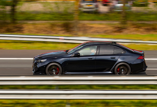 BMW M5 G90
