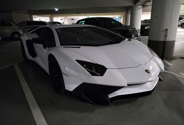Lamborghini Aventador LP700-4
