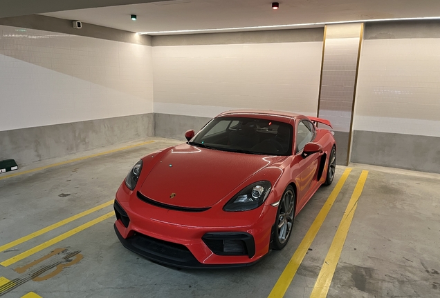Porsche 718 Cayman GT4