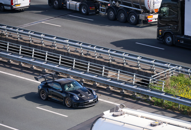 Porsche 992 GT3 RS Weissach Package