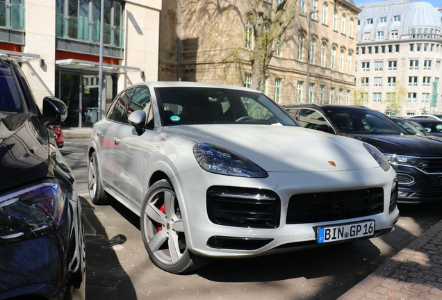 Porsche 9YA Cayenne GTS