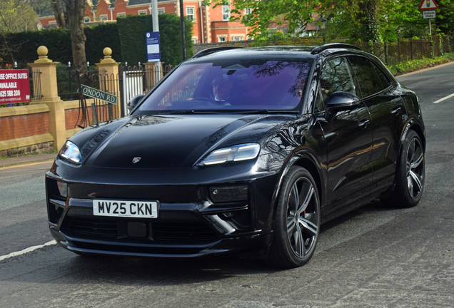 Porsche Macan EV Turbo