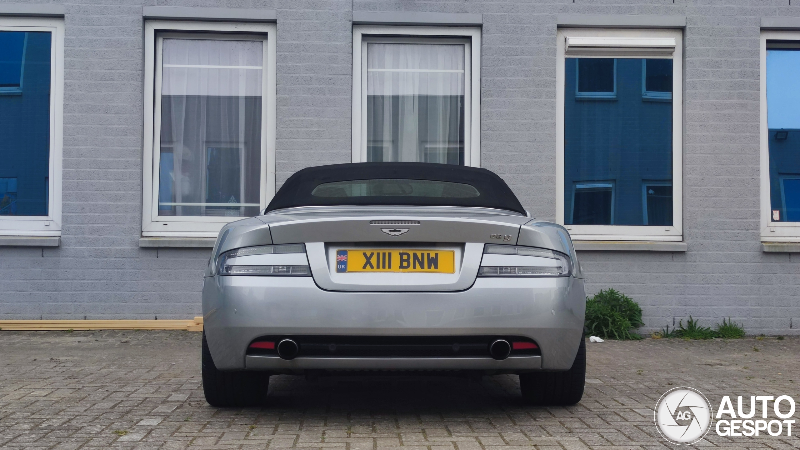 Aston Martin DB9 Volante