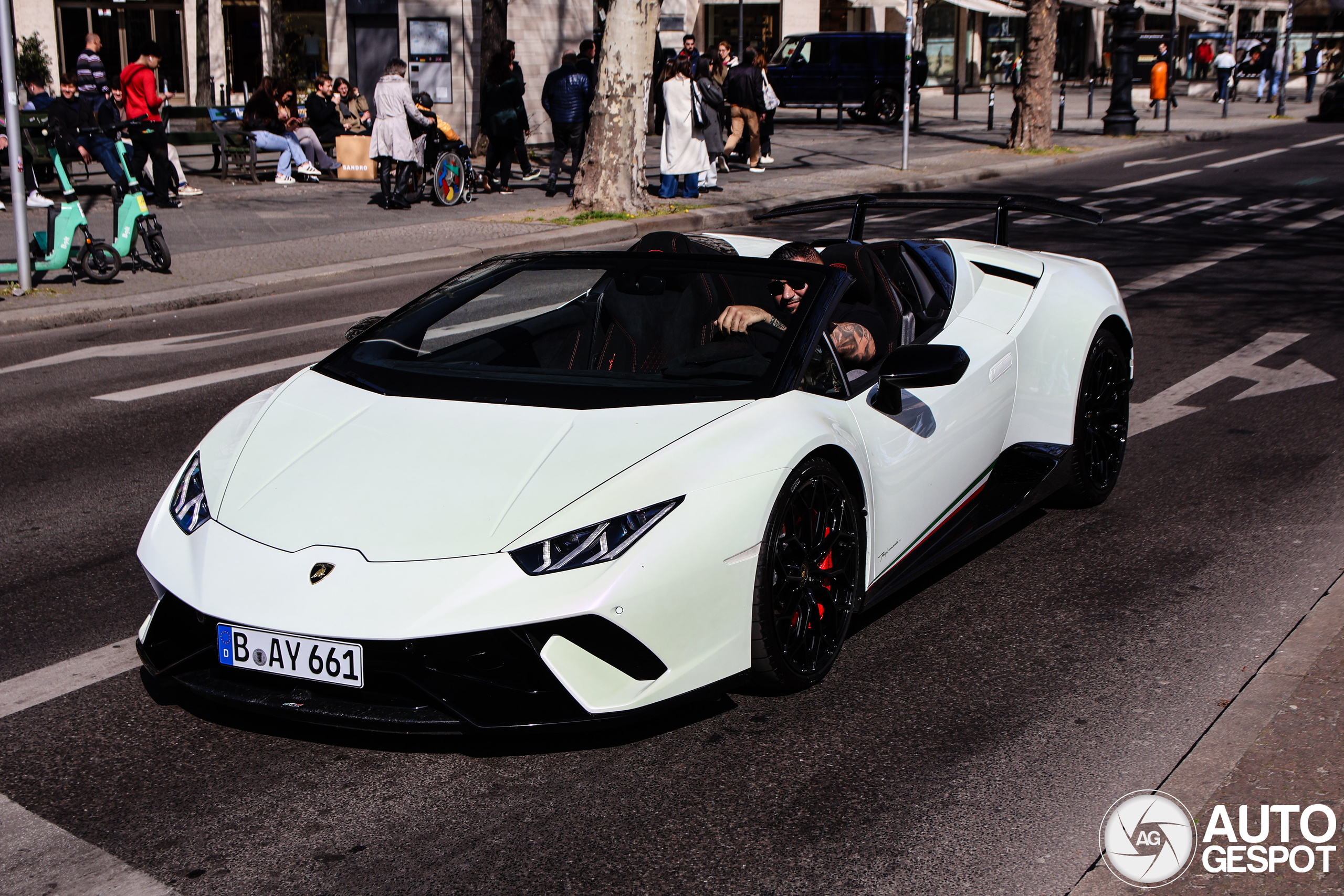 Lamborghini Huracán LP640-4 Performante Spyder