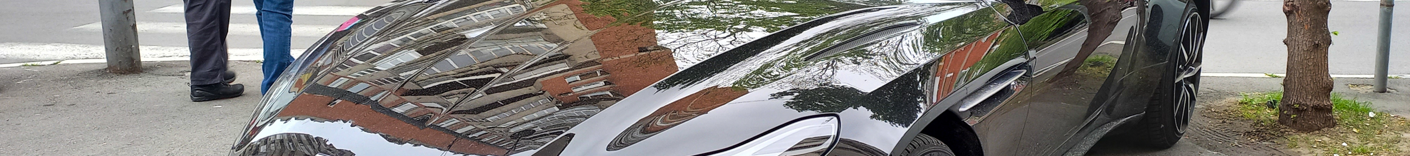 Aston Martin DB11 V8