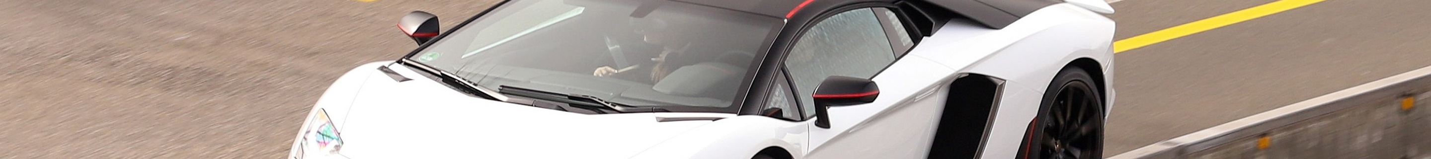 Lamborghini Aventador LP700-4 Pirelli Edition