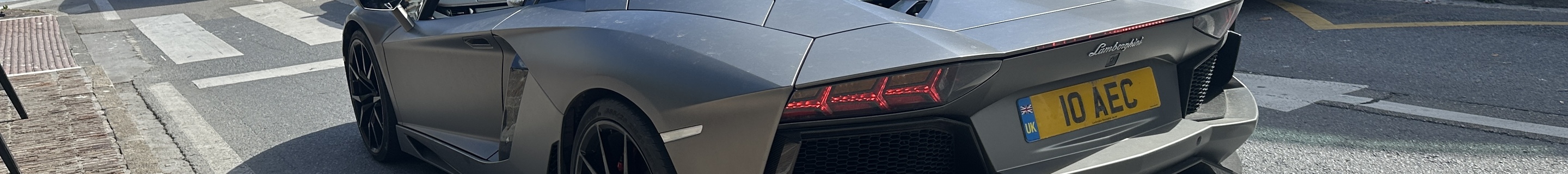 Lamborghini Aventador LP700-4 Roadster