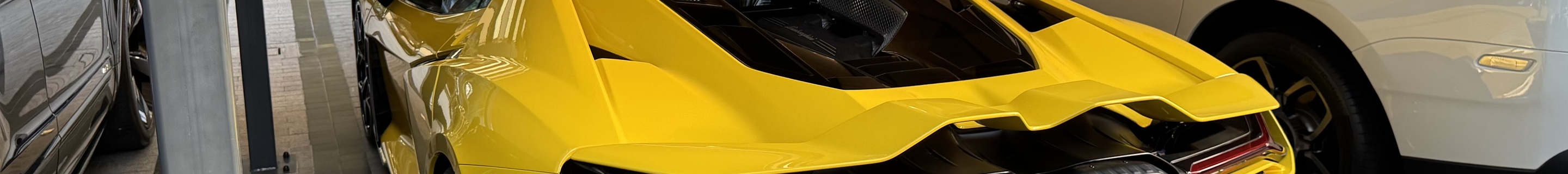 Lamborghini Revuelto