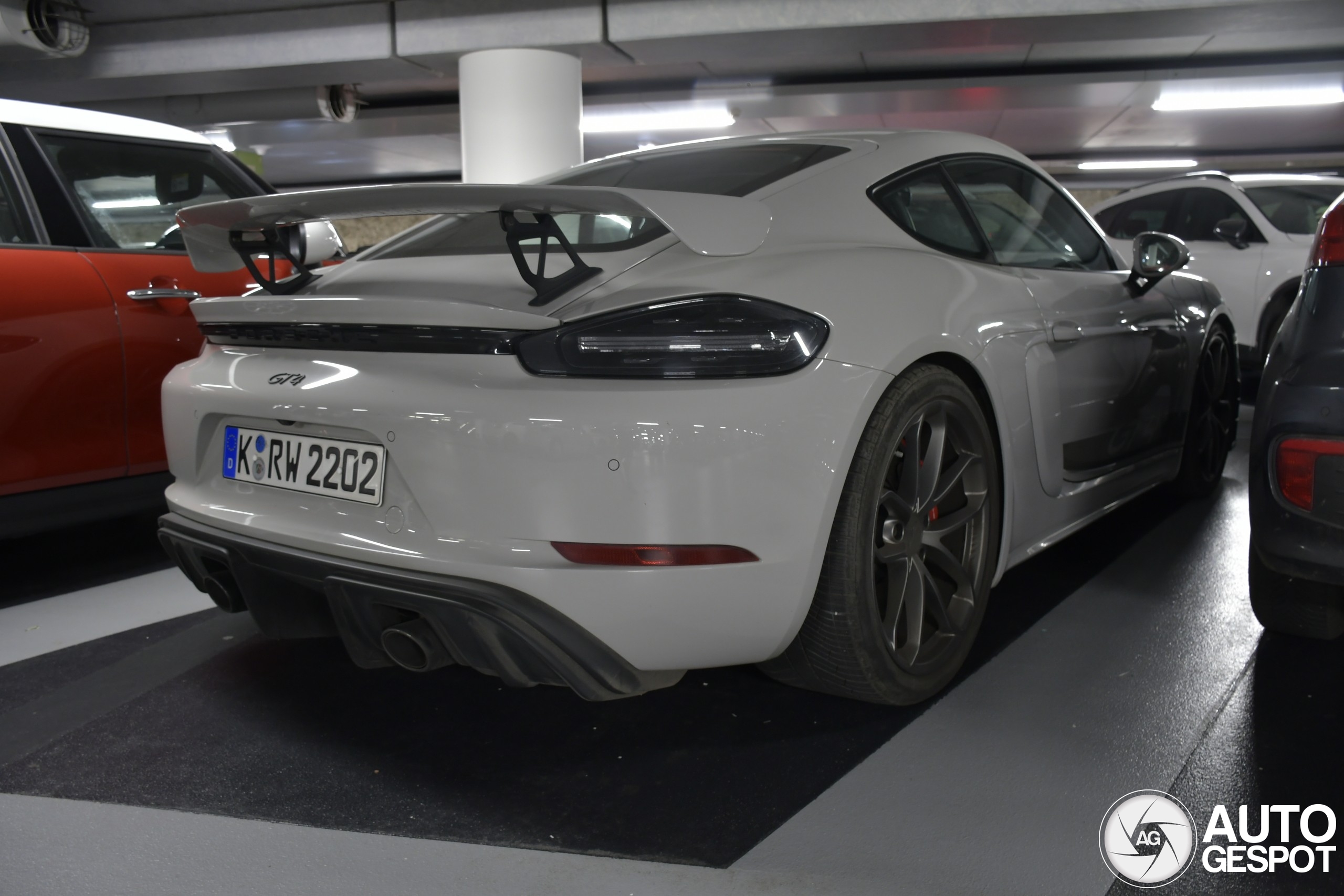 Porsche 718 Cayman GT4