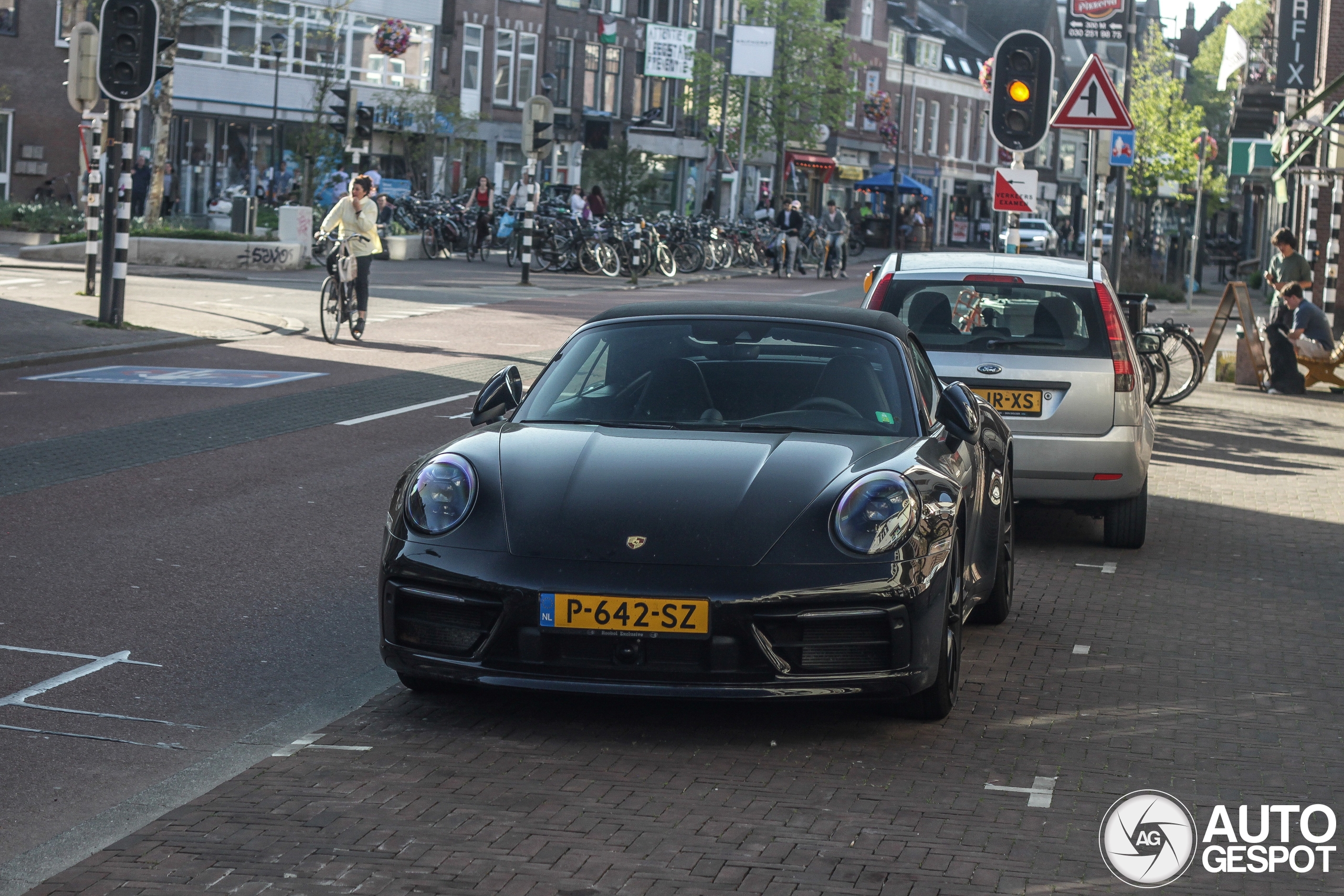 Porsche 992 Carrera 4S Cabriolet