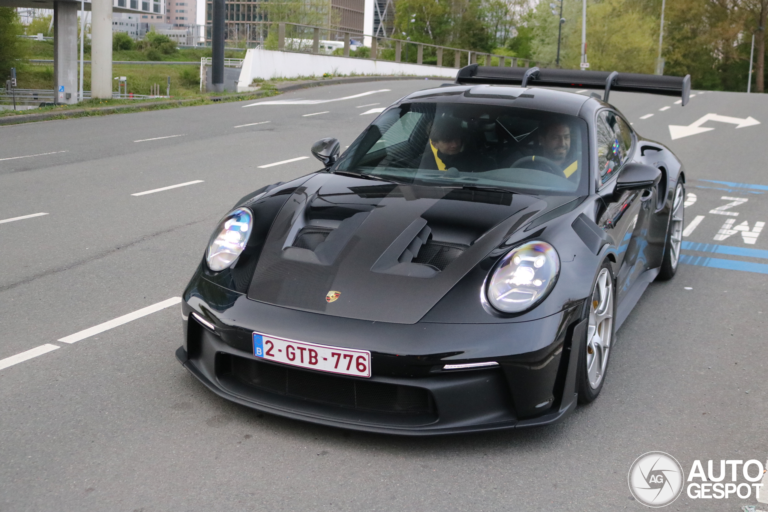 Porsche 992 GT3 RS Weissach Package