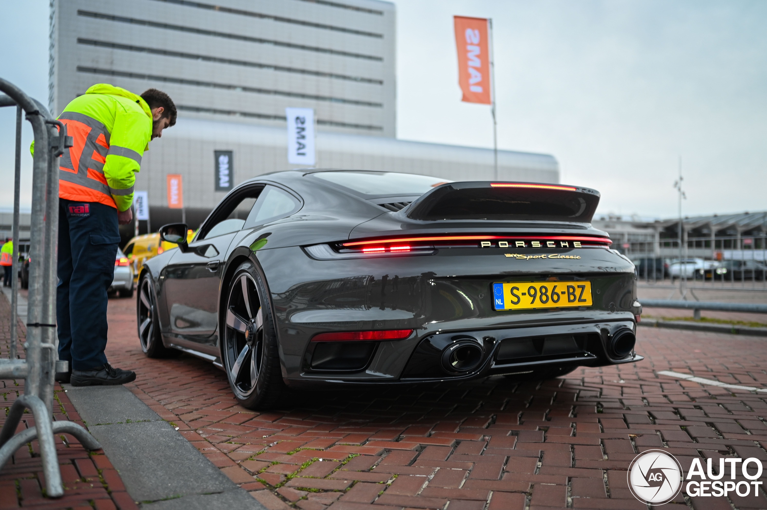 Porsche 992 Sport Classic