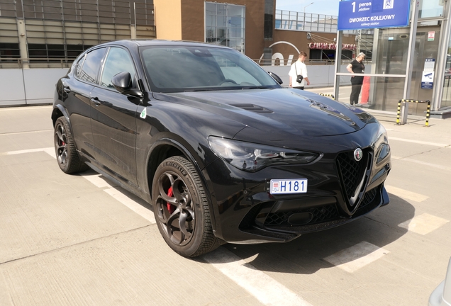 Alfa Romeo Stelvio Quadrifoglio 2023
