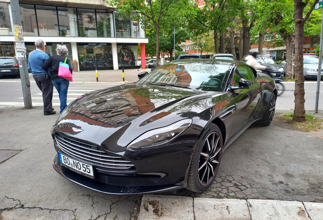 Aston Martin DB11 V8