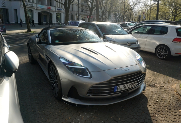Aston Martin DB12 Volante