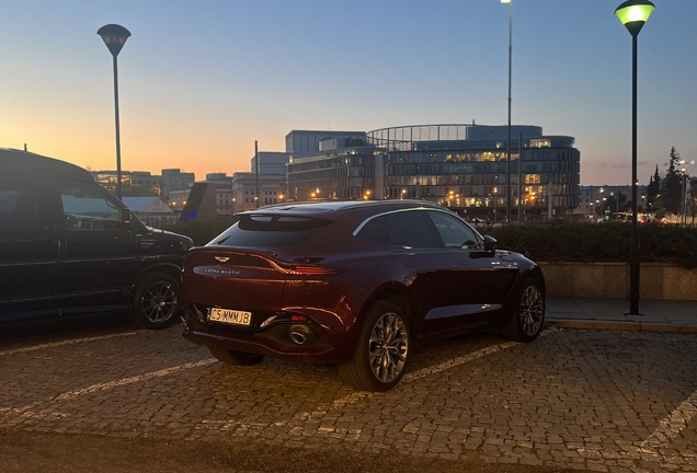 Aston Martin DBX