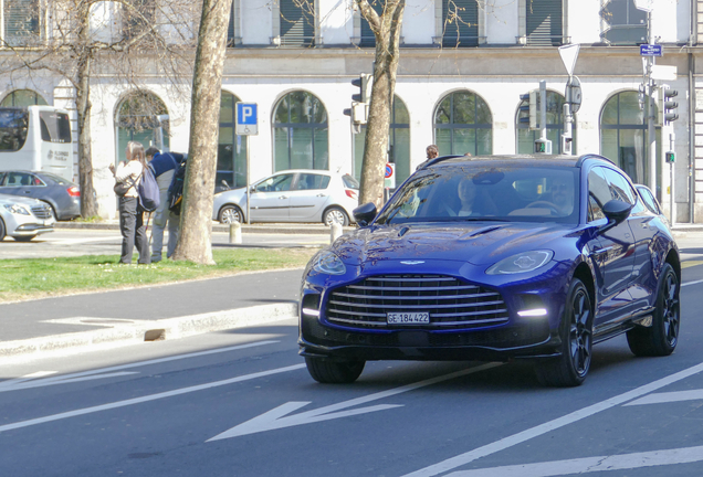 Aston Martin DBX707