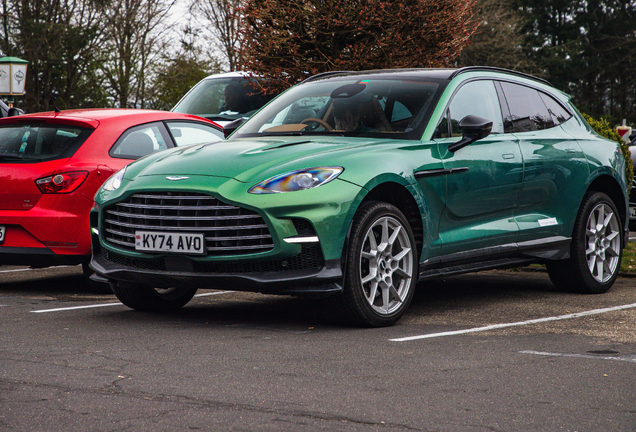 Aston Martin DBX707