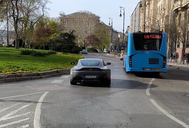 Aston Martin V8 Vantage 2018