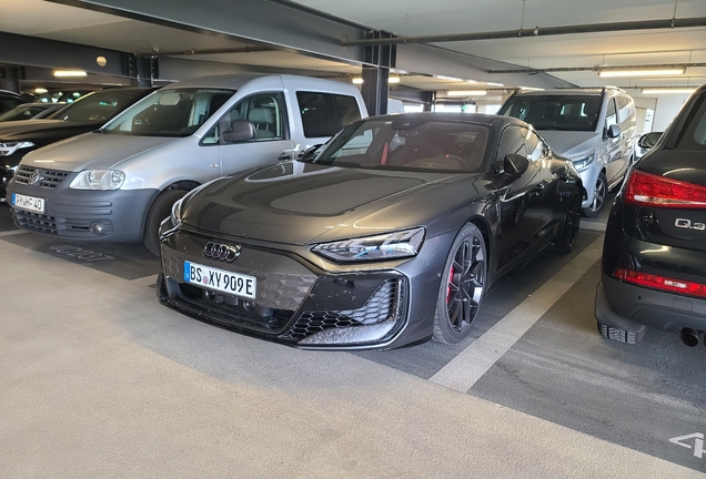 Audi RS E-Tron GT 2025