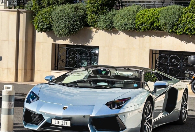 Lamborghini Aventador LP700-4 Roadster
