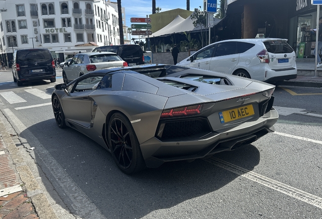 Lamborghini Aventador LP700-4 Roadster