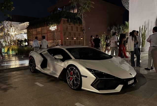 Lamborghini Revuelto