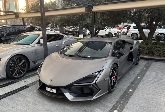 Lamborghini Revuelto