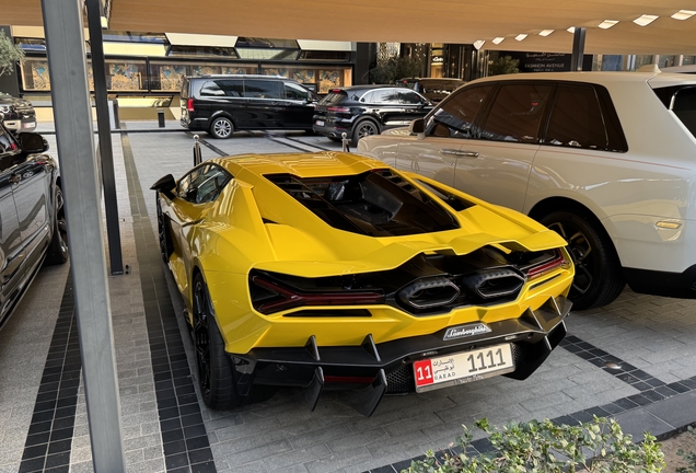Lamborghini Revuelto
