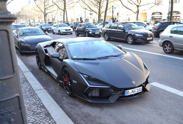 Lamborghini Revuelto