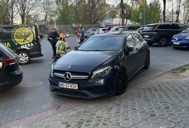 Mercedes-AMG A 45 W176 2015